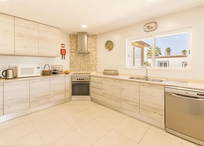 Saudade וילה לגואה